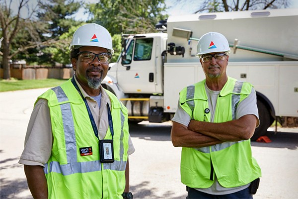 fieldman planting little 811 yellow flags